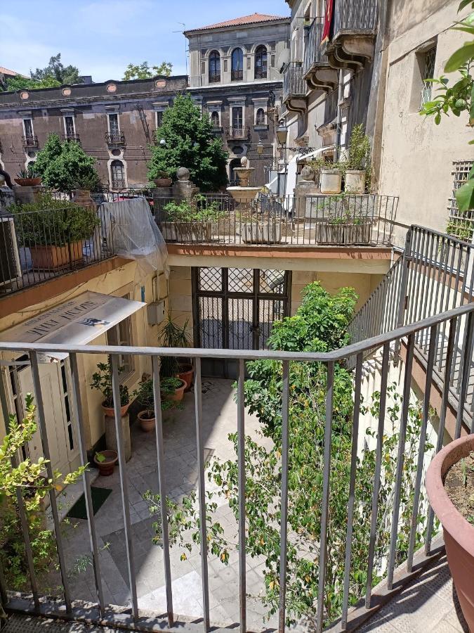Residenza La Vecchia Cattedrale Catania Exterior photo